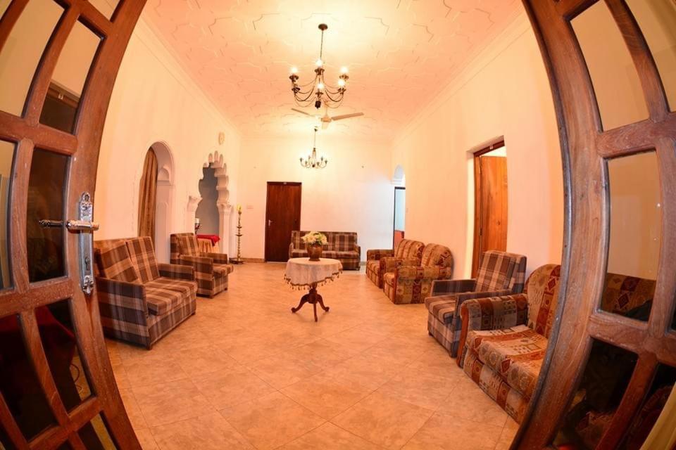 Suisse Villa Kandy Exteriör bild