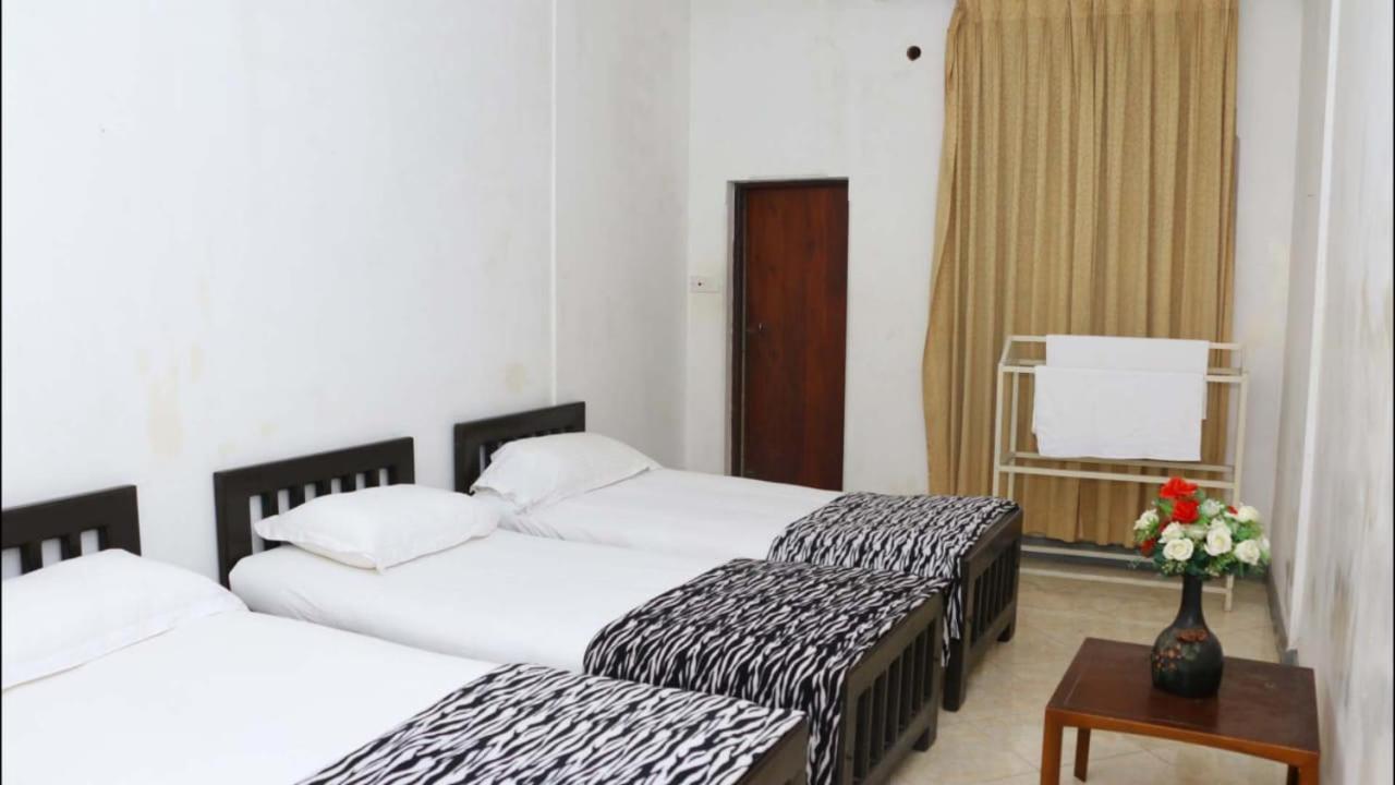 Suisse Villa Kandy Exteriör bild
