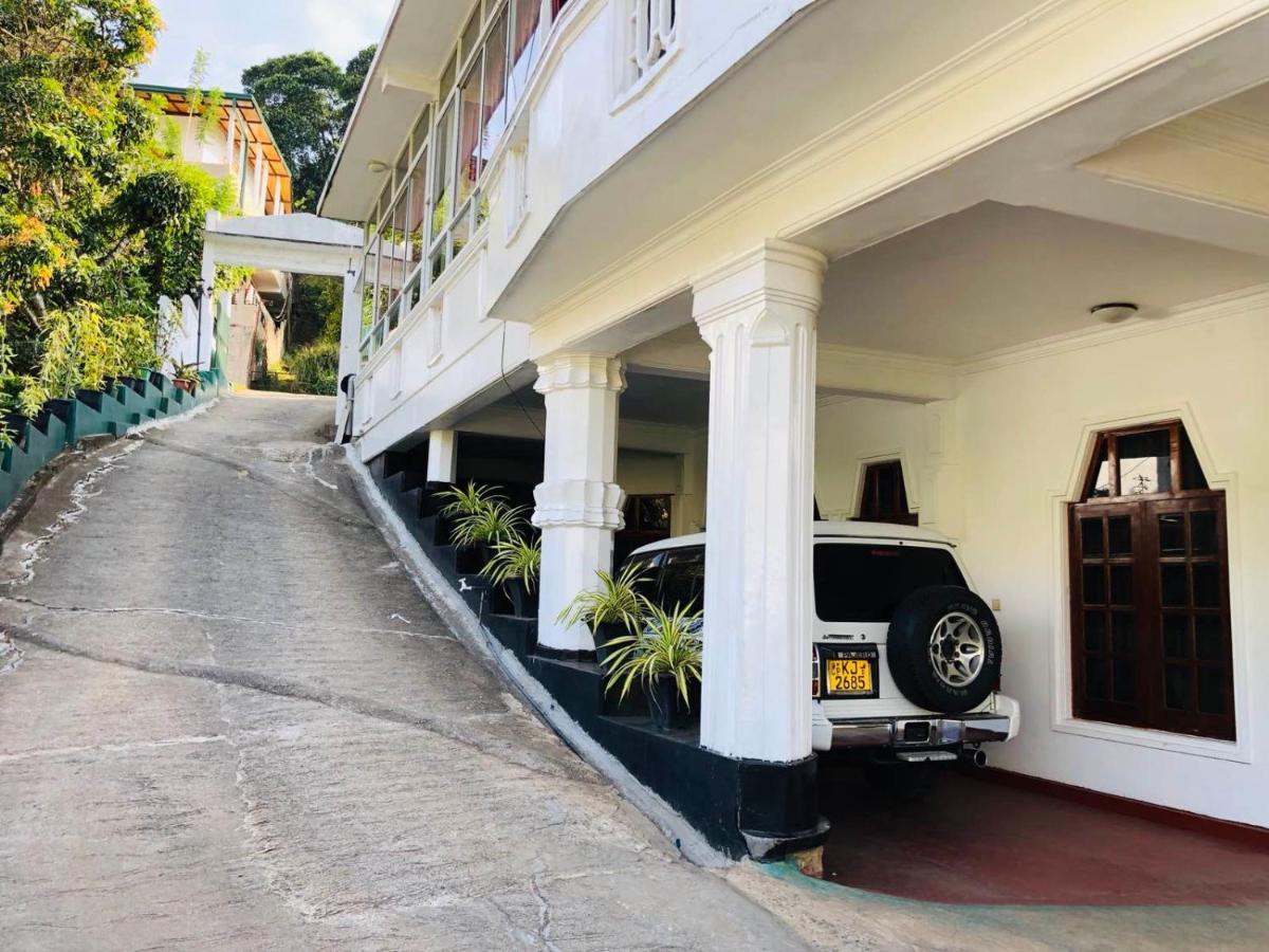 Suisse Villa Kandy Exteriör bild